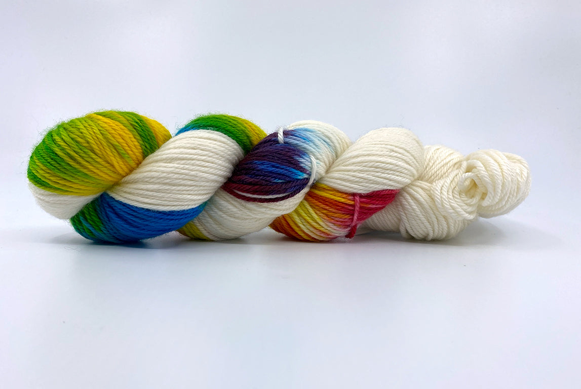 Collins Worsted - Scarlet Macaw